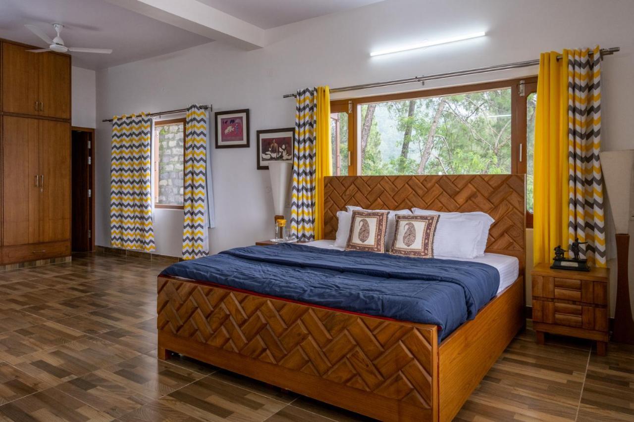 Villa Woodside Meadows By Veo - Part Of Stayvista Kasauli Exterior foto