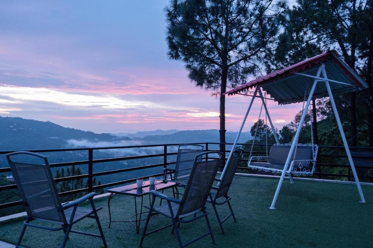 Villa Woodside Meadows By Veo - Part Of Stayvista Kasauli Exterior foto